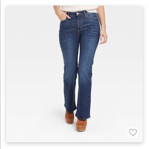 Universal thread size 4 bootcut jeans.